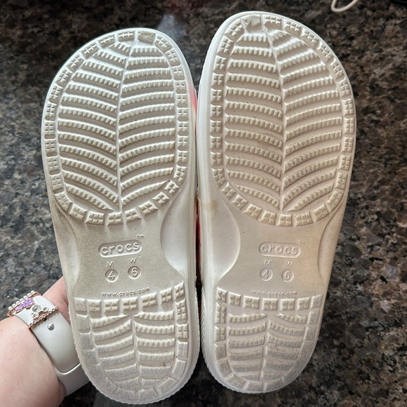 Crocs Sandals Tie-Dye Women Size 6 - Picture 3 of 3
